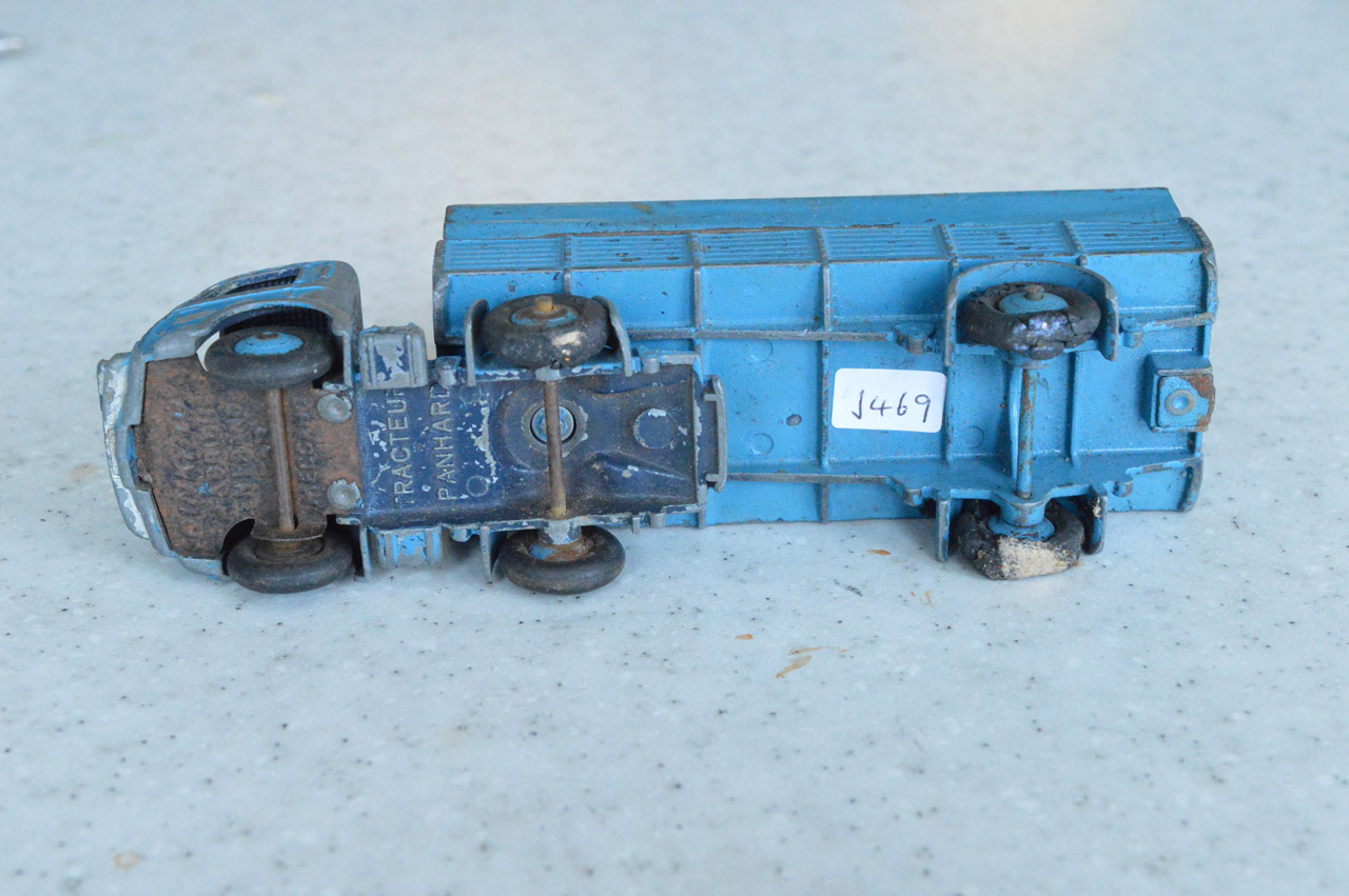 ../content/J4/Tracteur Panhard SCNF (J469)/images/3.jpg